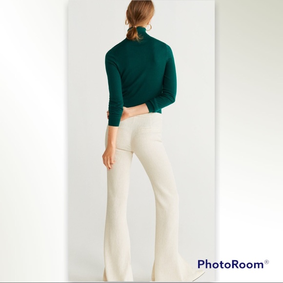 Green Turtleneck Sweater. - Picture 4 of 7